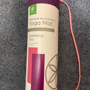 Gaiam Purple Yoga Mat